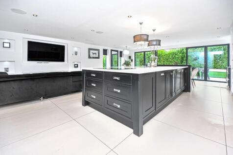 1 Woodstock Drive Open Plan Living (2).jpg