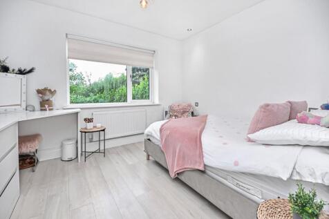 1 Woodstock Drive Bedroom 3 (2).jpg