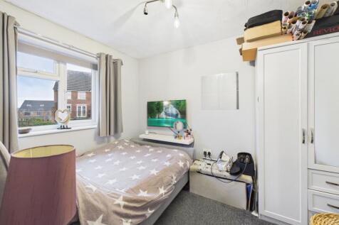 CAM04825G0-PR0245-STILL004