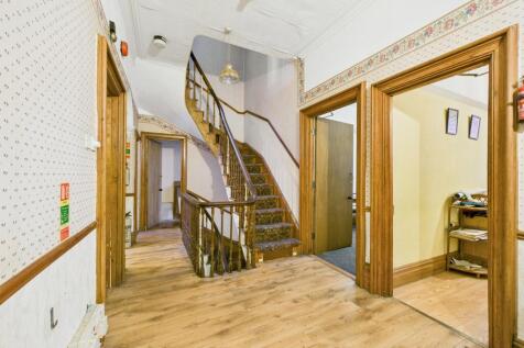 CAM04825G0-PR0229-STILL005