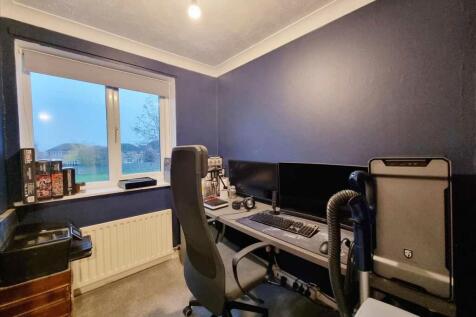 Bedroom 2: