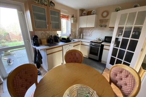 Dining Kitchen: