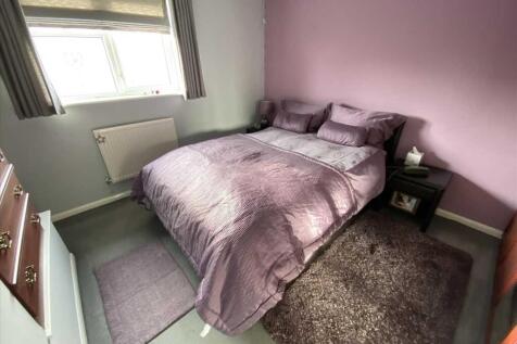 Bedroom 1: