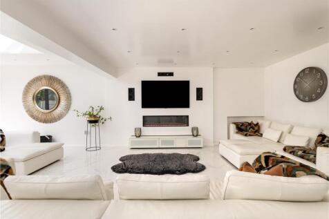 Woodlands living1.jpg