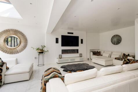 Woodlands living3.jpg