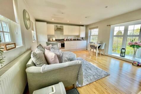 Bantam Cottage Living &amp; Dining Pic 2.jpg