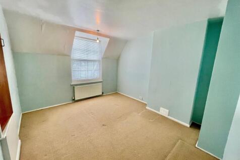 2 Walden Place Bed 1.jpg