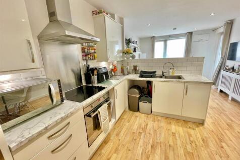 18 Lewis House Kitchen.jpg