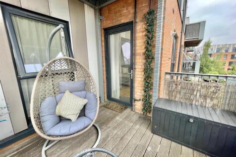 18 Lewis House Balcony 2.jpg