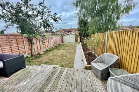 69 Birchwood Ave Garden.jpg