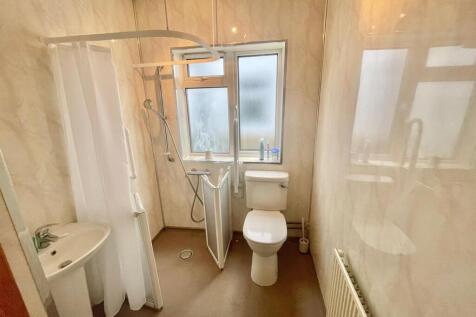 60 Westland Drive Shower Room.jpg