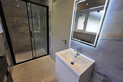 En-suite Shower Room to Bedroom Three