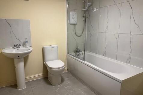 Bungalow En-suite to Bedroom 1