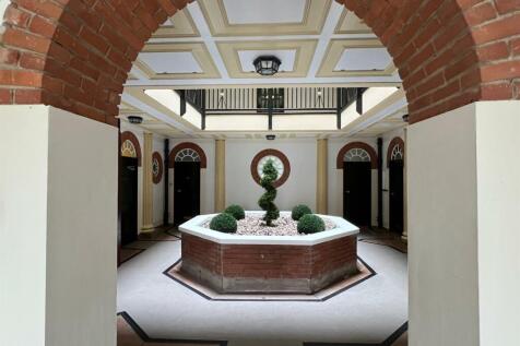 Thorndon Hall.jpg