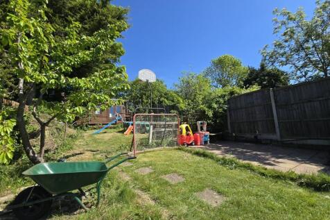 back garden (002).jpg