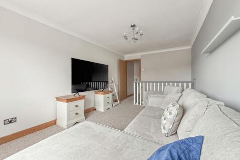 Sitting Room/Bedroom 2