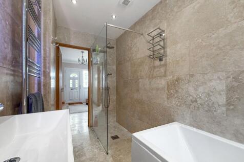 Bath/Shower Room