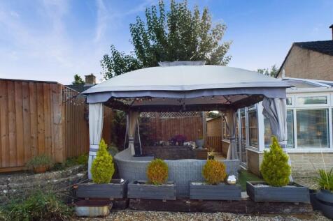 Alfresco dining