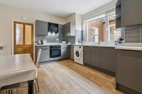 16b Gambole Road, London kitchen 1.jpg