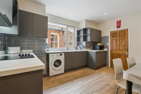 16b Gambole Road, London kitchen 2.jpg