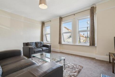 16b Gambole Road, London reception 1b.jpg