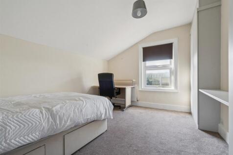 16b Gambole Road, London bedroom 3.jpg