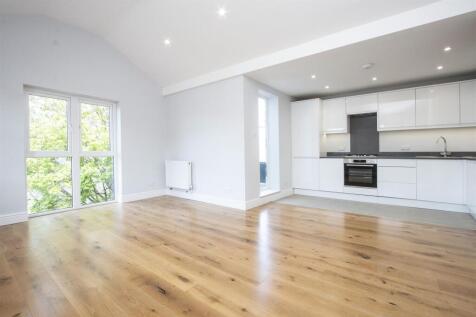 Flat 7, 106-108 Tooting High Street, London recept