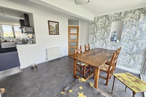 Dining Room.jpg