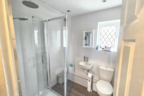 Shower Room.jpg