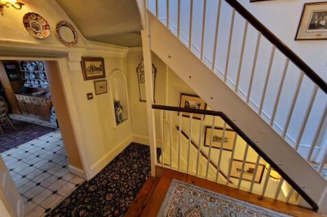 Further Entrance Hallway.jpg