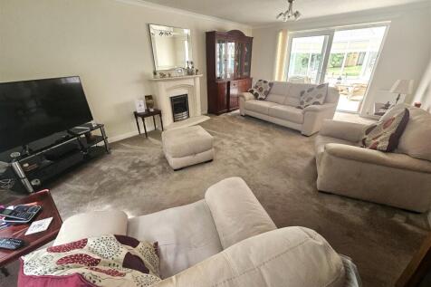 Sitting Room (2).jpg