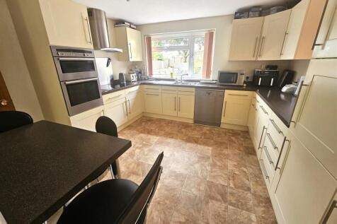 Kitchen Breakfast Room.jpg