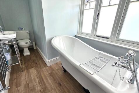 En Suite to Bed 4.jpg