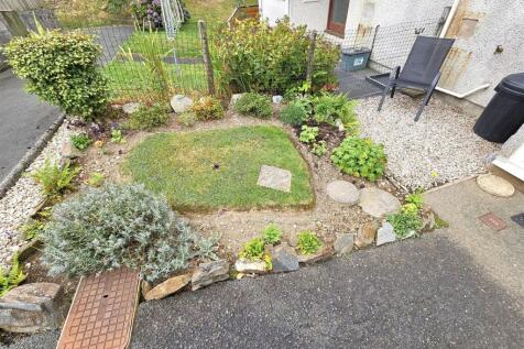 Front Garden (2).jpg