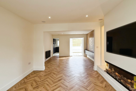 Lounge/ Dining area