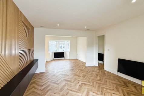 Lounge/Dining area