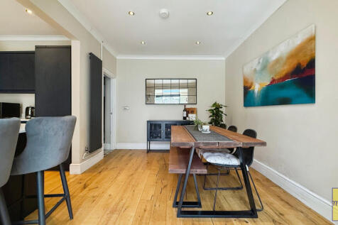 Kitchen/ dining room