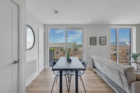Show Apartment