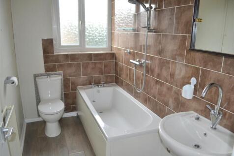 Bathroom.JPG