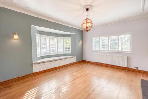 Sitting/Dining Room