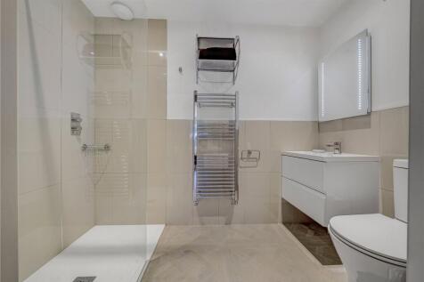 Gf Shower Room