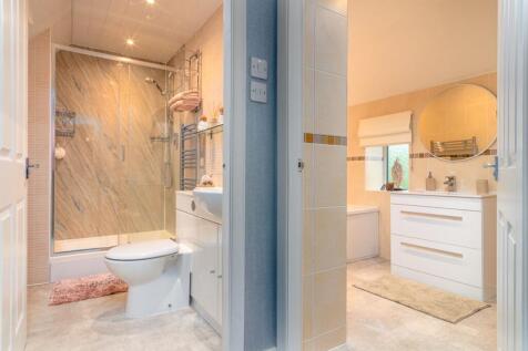 Shower room and bathroom