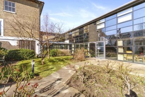 Pilgrims Close, 12-020.JPG