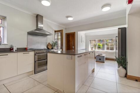 Chelwood Avenue 10-007.jpg