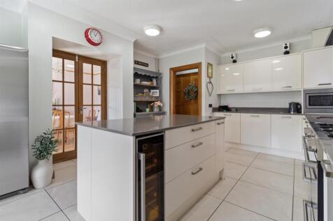 Chelwood Avenue 10-010.jpg