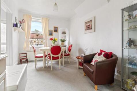 Bulkington Avenue, 90-004.jpg