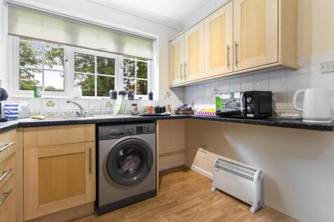 St Lawrence Court, 3-002.JPG