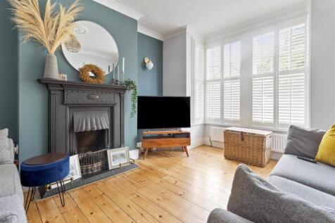 19 Ashacre Lane-001.JPG