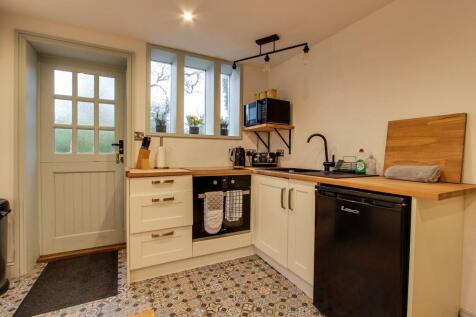 Open Plan Lounge/Kitchen