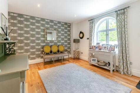 8567712-interior10.jpg